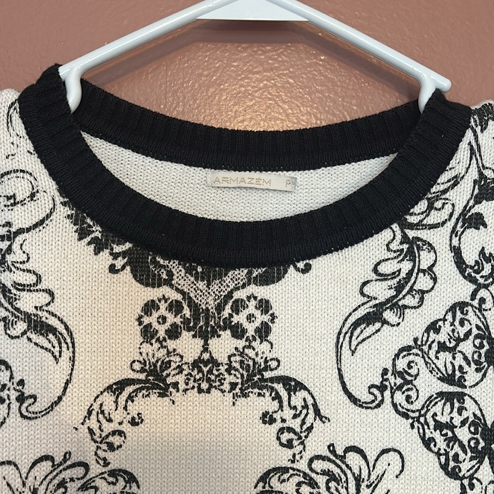 WOMANS ARMAZEN SMALL SWEATER - Picture 2 of 8